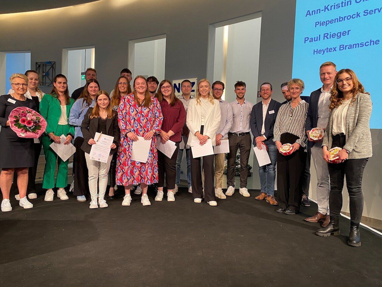 Abschlussfeier der Industriekaufleute, der Medienkaufleute Digital und Print und der Absolventinnen und Absolventen der VWA Image 6