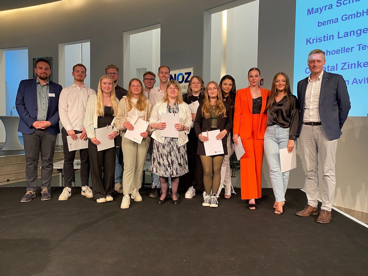 Abschlussfeier der Industriekaufleute, der Medienkaufleute Digital und Print und der Absolventinnen und Absolventen der VWA Image 7