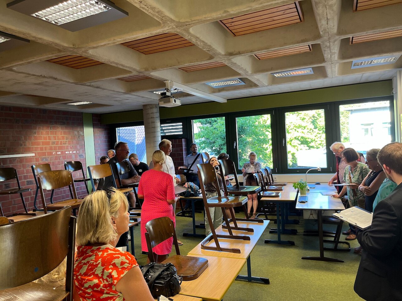 Mitglieder des Stadtrats Osnabrück sowie des Ausschusses Schule und Sport besuchen BBS am Schölerberg Image 6