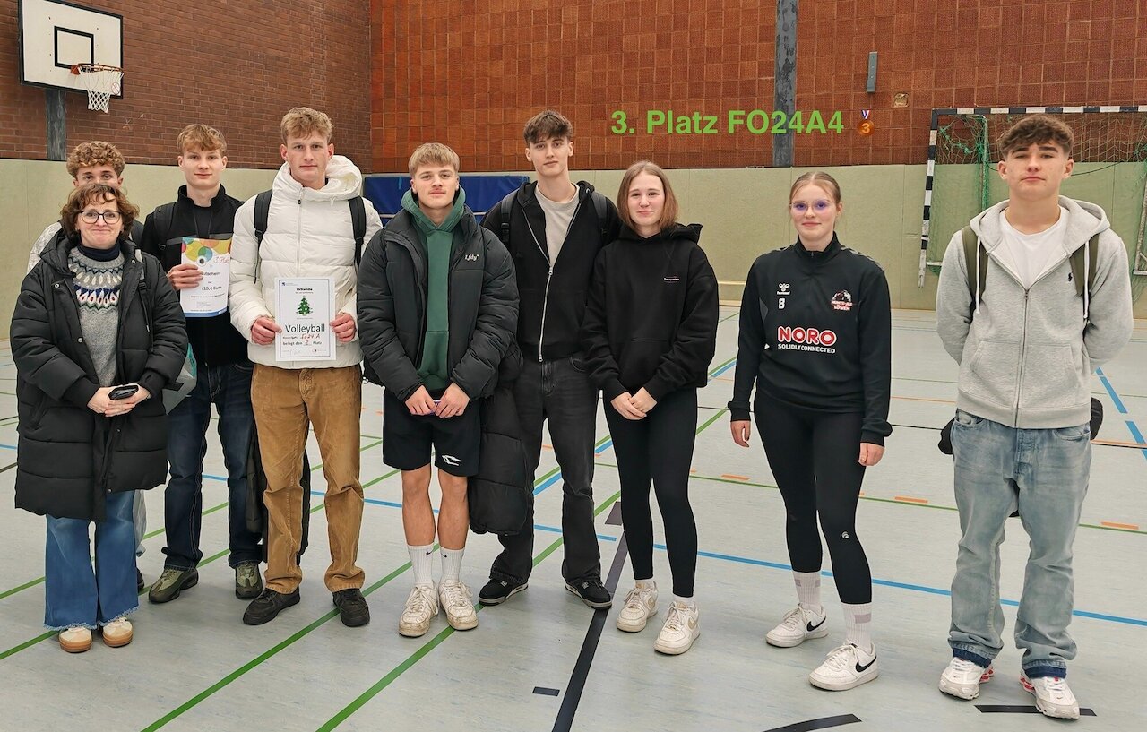 Spannende Spiele beim Weihnachts-Volleyballturnier Image 3