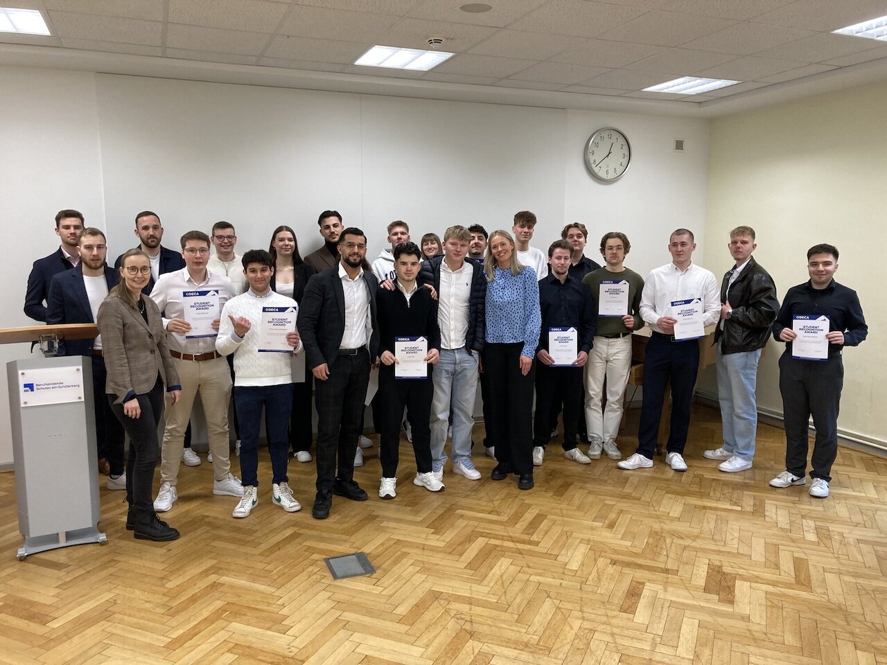 Erfolgreicher DECA-Wettbewerb an den BBS am Schölerberg Image 5