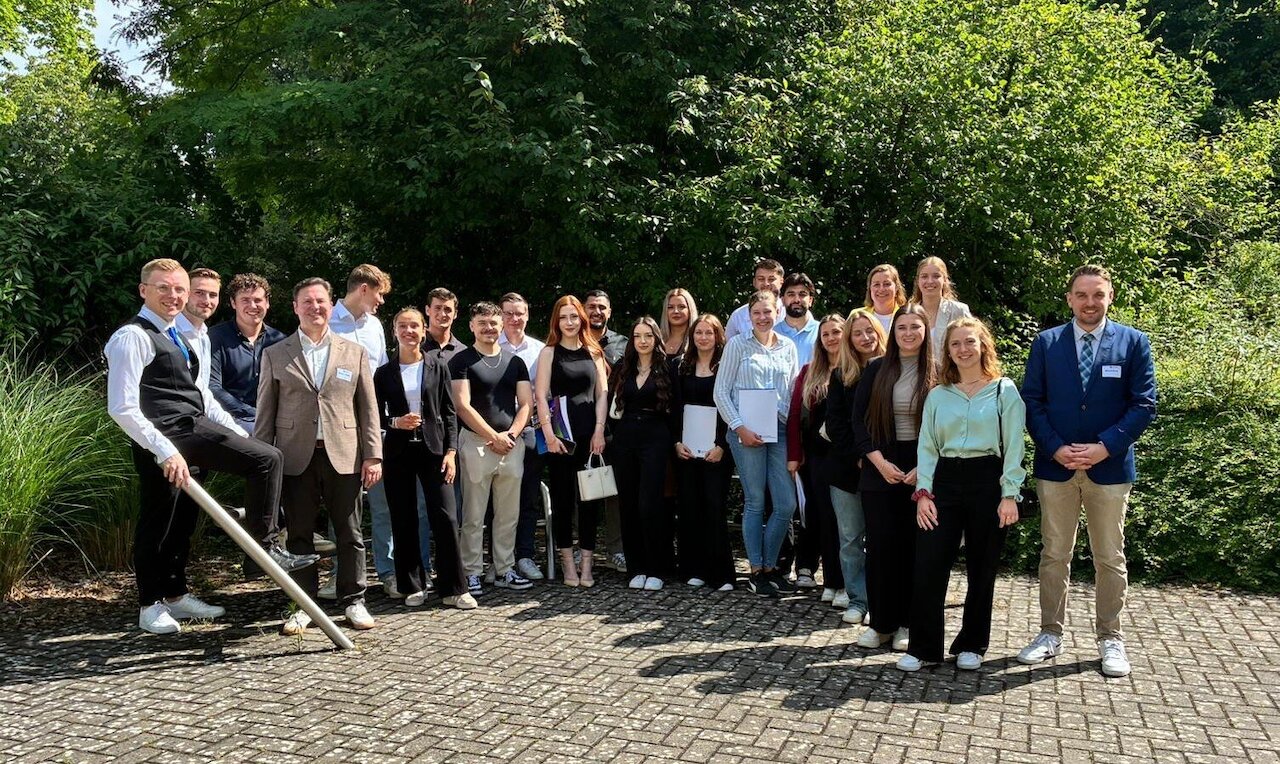 Verabschiedung der Versicherungskaufleute Image 1