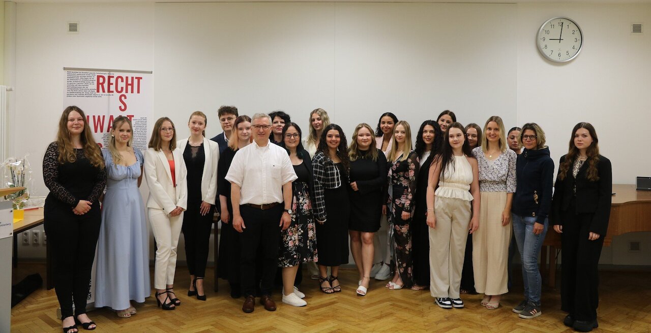 Feierliche Verabschiedung der Rechtsanwalts- und Notarfachangestellten Image 1