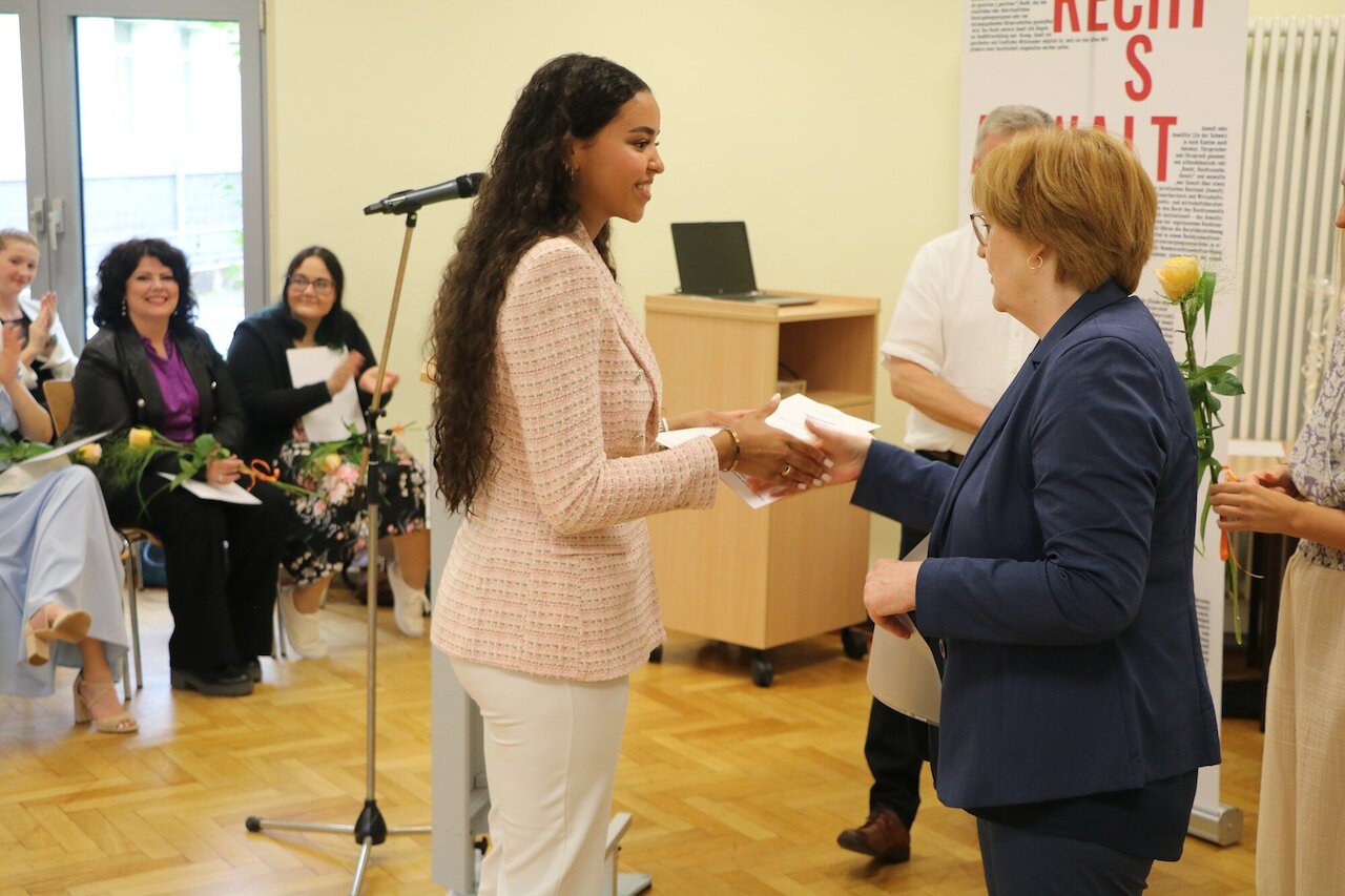 Feierliche Verabschiedung der Rechtsanwalts- und Notarfachangestellten Image 4