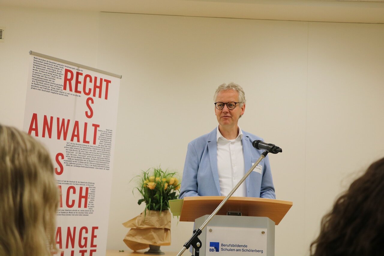 Feierliche Verabschiedung der Rechtsanwalts- und Notarfachangestellten Image 5