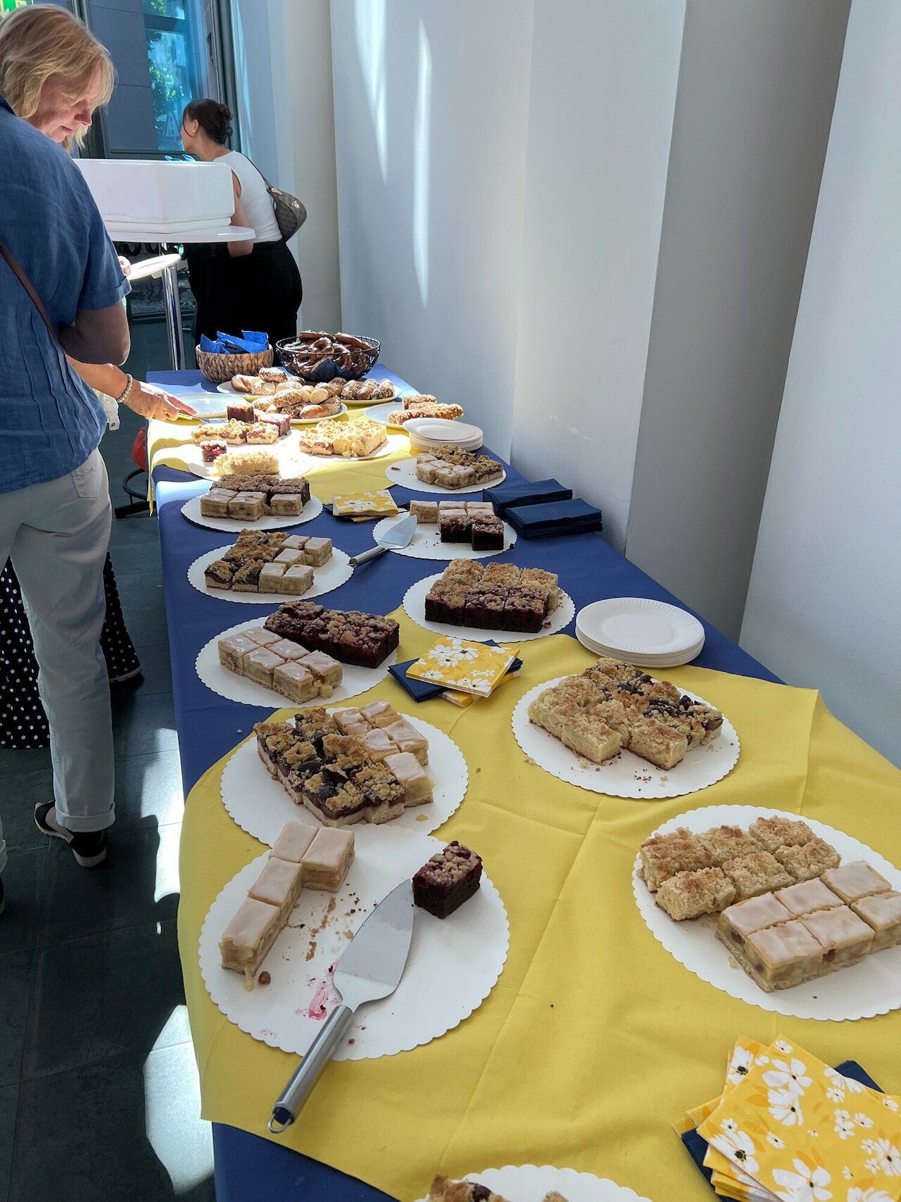 Feierliche Abschlussveranstaltung der Industriekaufleute, der Medienkaufleute Digital und Print und der Absolventinnen und Absolventen der VWA mit vielen Gästen  Image 9