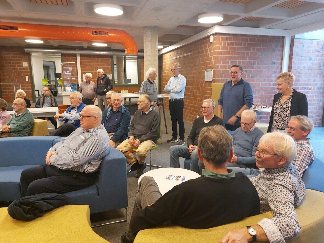 Beim Pensionärstreffen begegnen sich Erinnerungen und aktuelle Entwicklungen Image 17