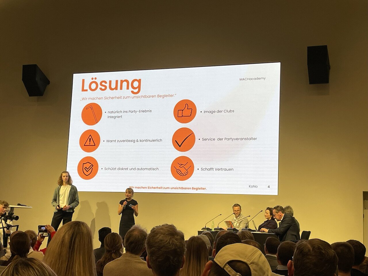 Finale der MACHacademy „School Edition“ – Schüler des Wirtschaftsgymnasiums beeindrucken mit starken Startup-Ideen Image 10