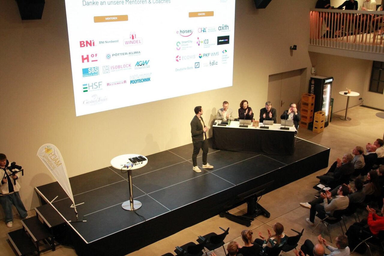 Finale der MACHacademy „School Edition“ – Schüler des Wirtschaftsgymnasiums beeindrucken mit starken Startup-Ideen Image 2