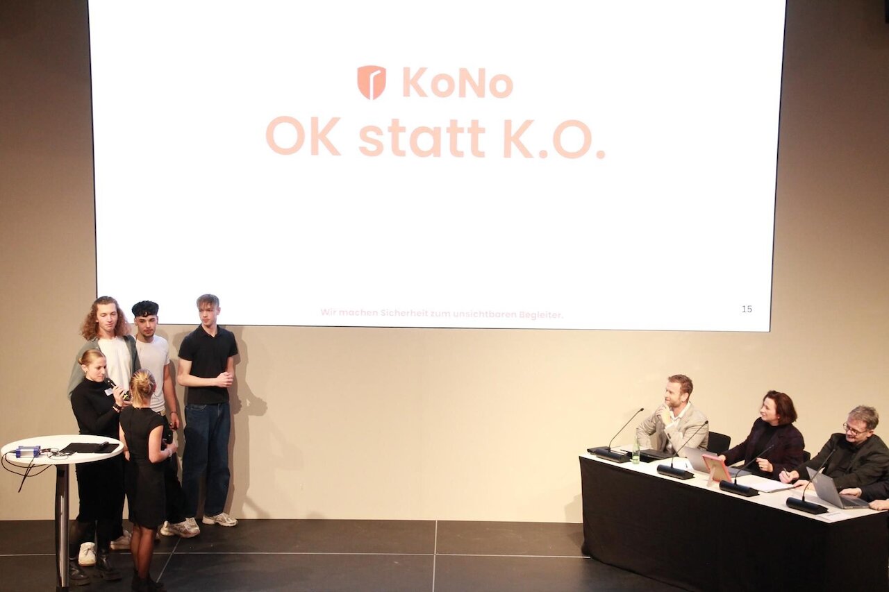 Finale der MACHacademy „School Edition“ – Schüler des Wirtschaftsgymnasiums beeindrucken mit starken Startup-Ideen Image 9