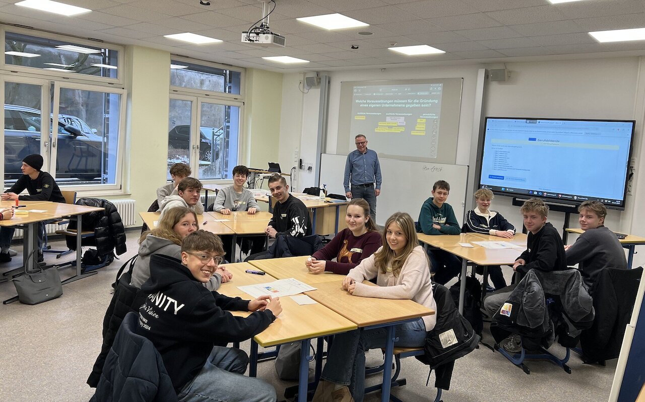 Schnuppertag am Wirtschaftsgymnasium gibt praxisnahe Einblicke in Unterricht und Schulleben Image 2