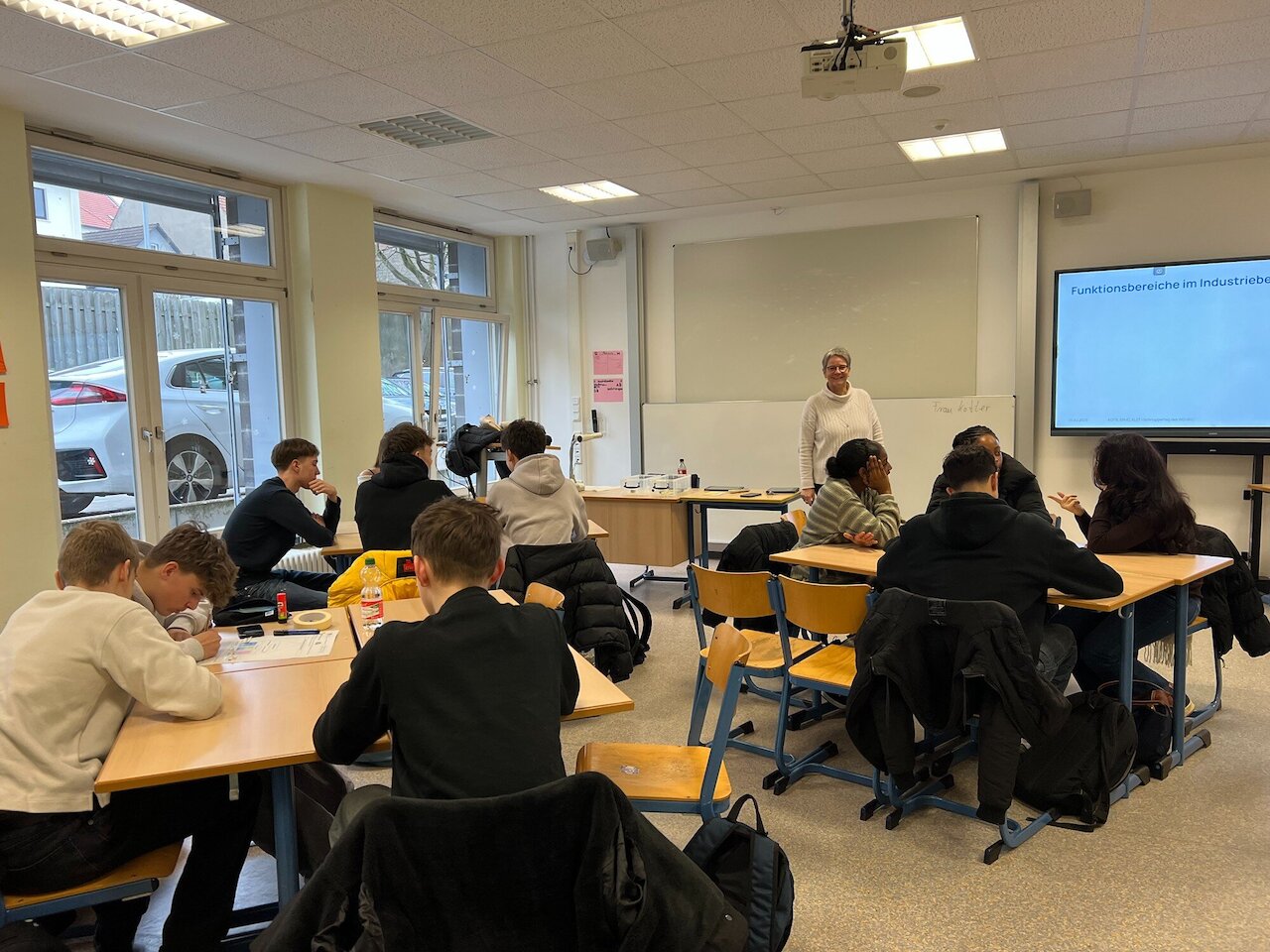 Schnuppertag am Wirtschaftsgymnasium gibt praxisnahe Einblicke in Unterricht und Schulleben Image 3