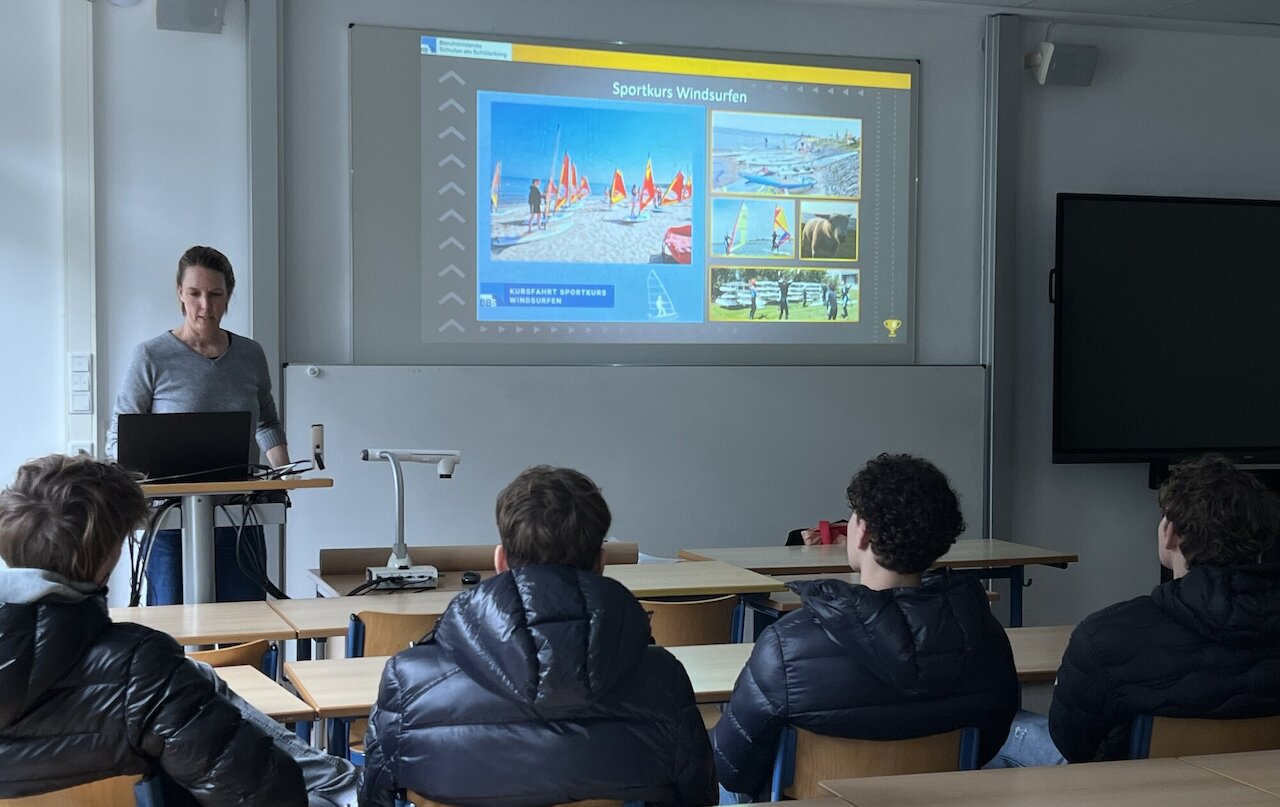Schnuppertag am Wirtschaftsgymnasium gibt praxisnahe Einblicke in Unterricht und Schulleben Image 9