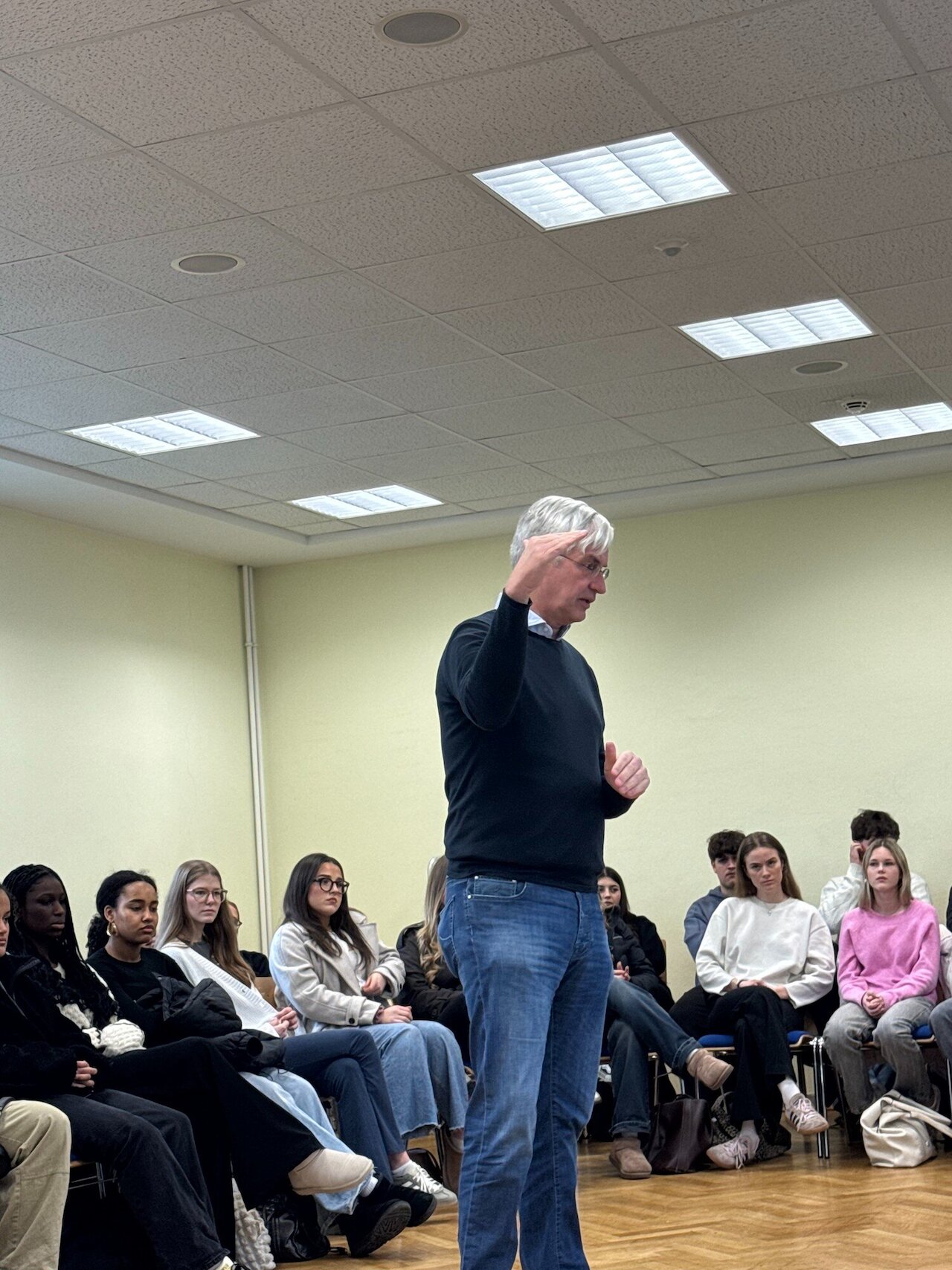 Bundestagsabgeordneter Dr. Mathias Middelberg zu Besuch am Schölerberg Image 7