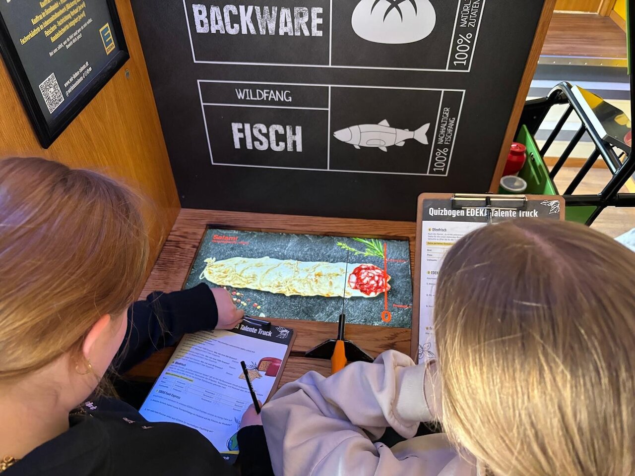 Einblicke in den Einzelhandel – Besuch beim EDEKA Talente Truck Image 3